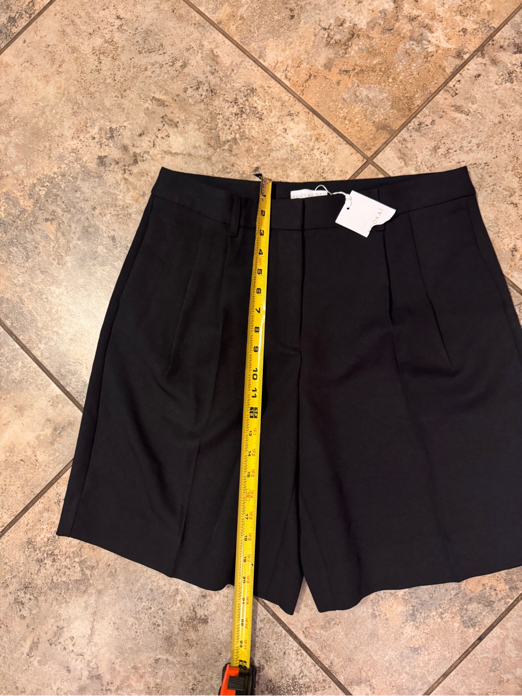 Nwt Kooka Ariel Black Pleated Tailored Shorts U.S. Size 8. Business Or Casual — image 6 of 8